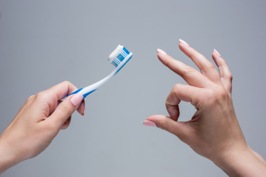 Um Sorriso Saudável Começa com a Escova Certa: Como Escolher a Escova de Dentes Ideal